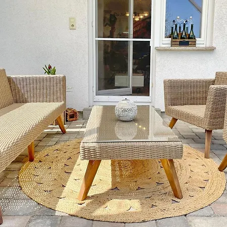 Am Park Mit E-autoladestation アパート