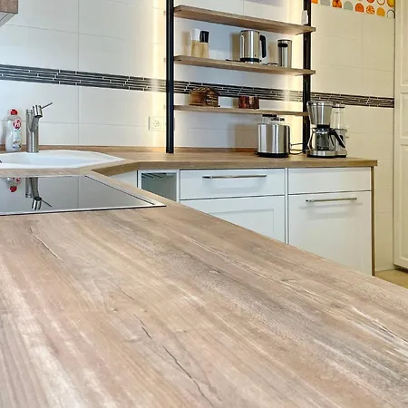 Am Park Mit E-autoladestation リュベナウ